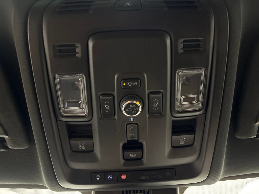 Used 2025 Chevrolet Suburban High Country AWD/4WD image 27