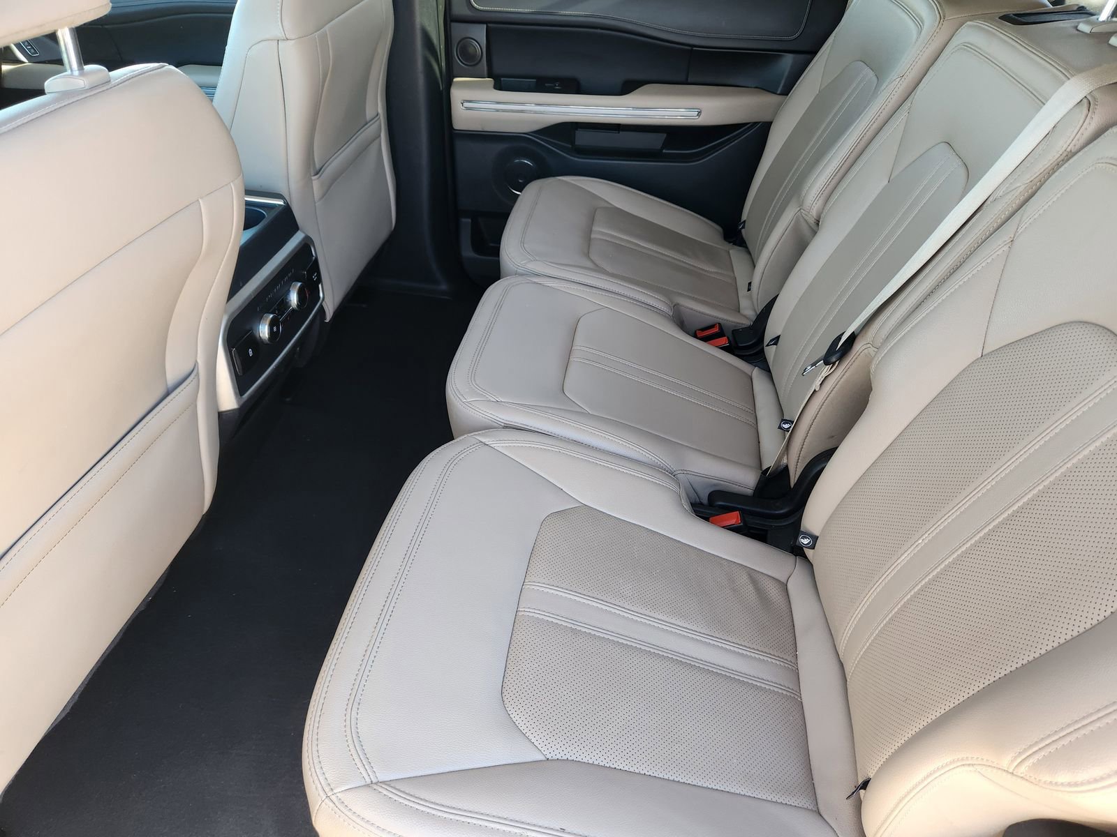 Used 2024 Ford Expedition Max Limited image 34