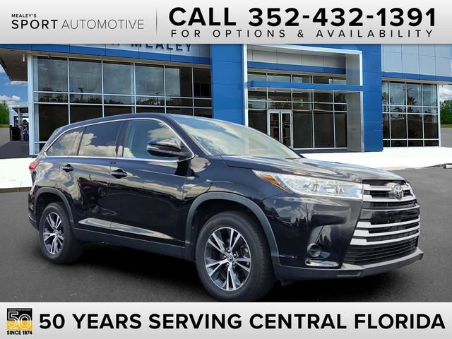 Used 2019 Toyota Highlander LE FWD image 1