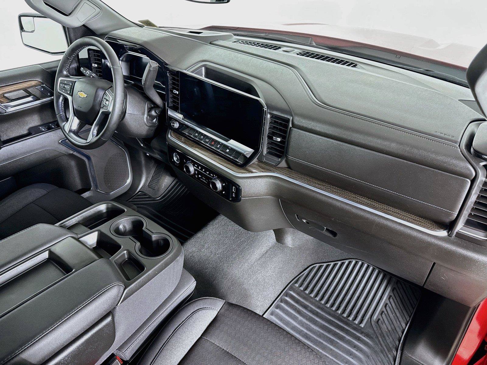 Used 2024 Chevrolet Silverado 1500 LT AWD/4WD image 30