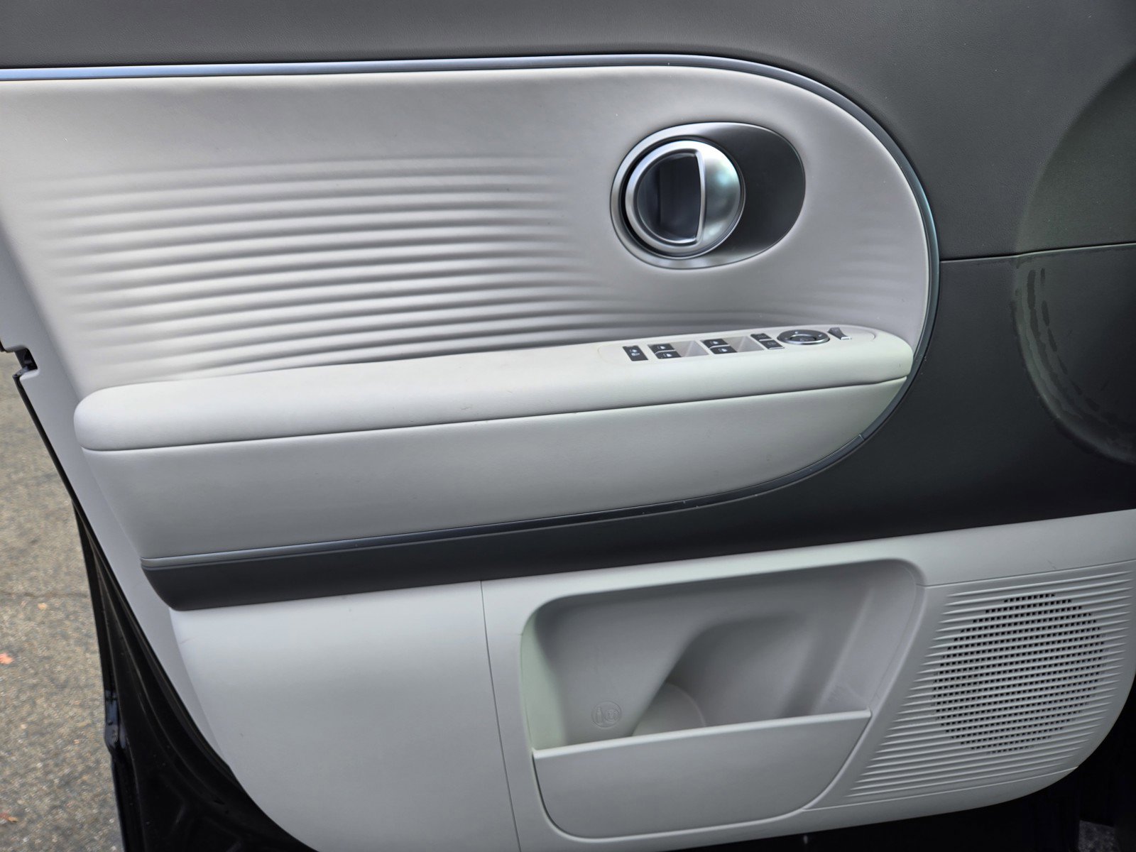 New 2026 Hyundai Ioniq 9 SEL image 16