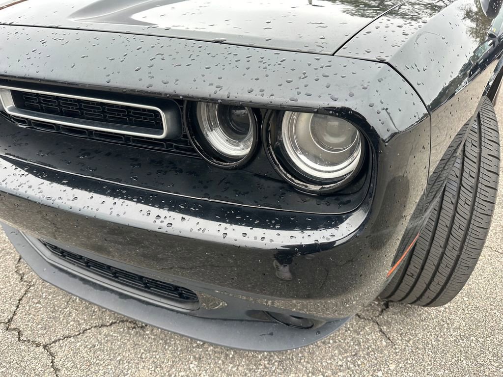 Used 2019 Dodge Challenger SXT image 11