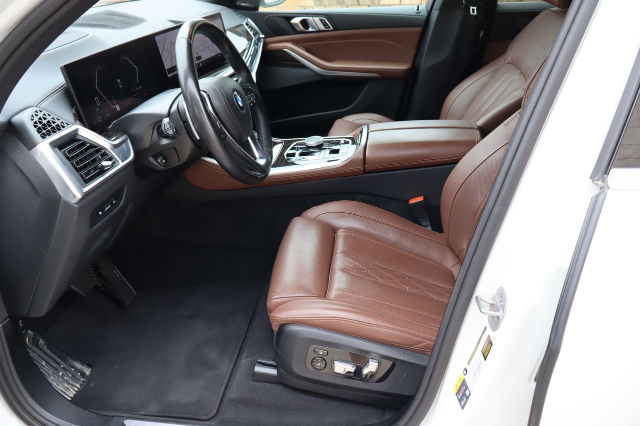 Used 2025 BMW X5 xDrive50e AWD/4WD image 15