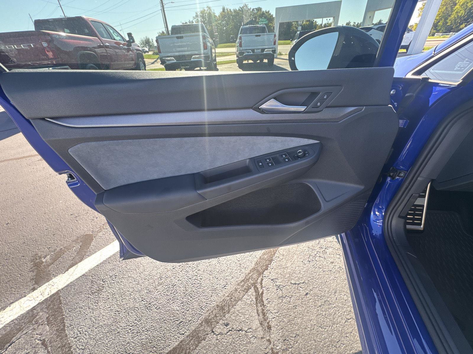 Used 2026 Volkswagen Golf w/ Euro Style Package AWD/4WD image 8