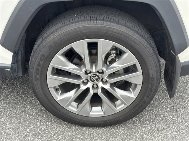 Used 2022 Toyota RAV4 XLE Premium image 20