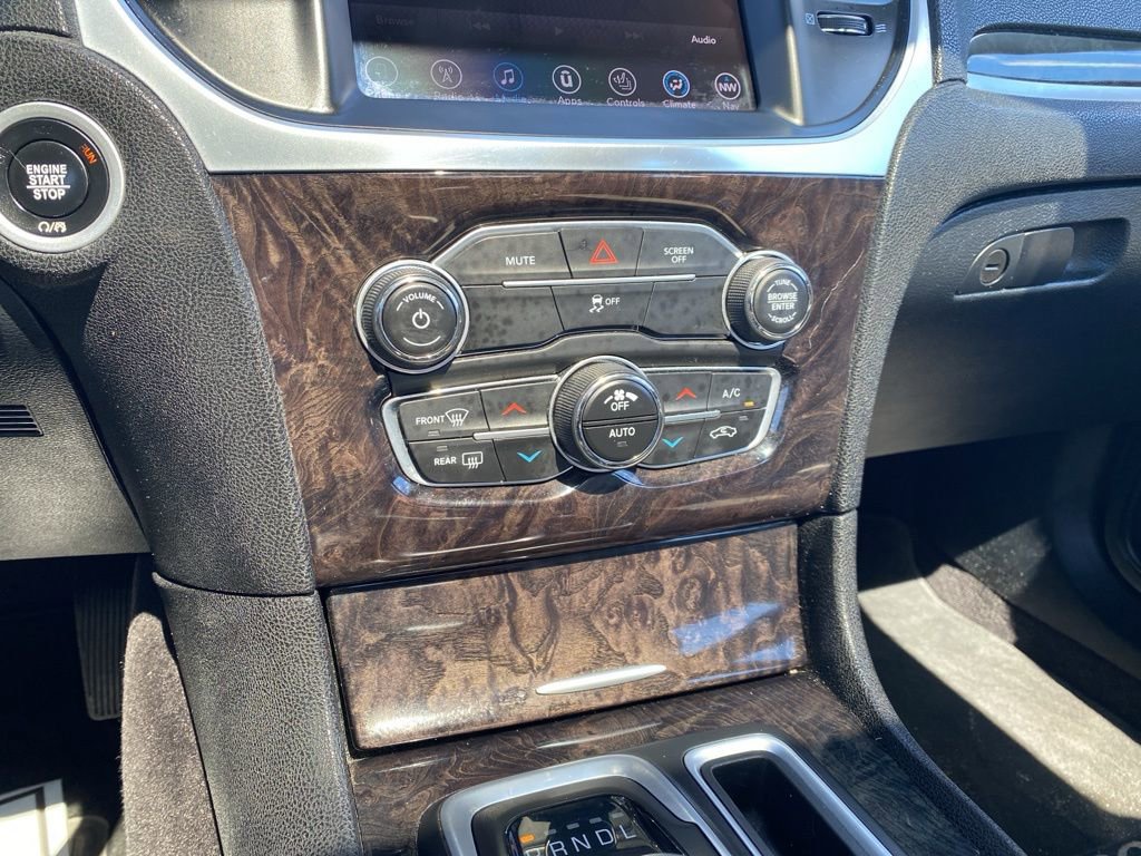 Used 2017 Chrysler 300 C image 19