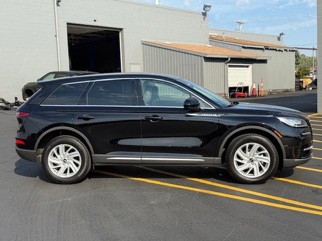 Used 2024 Lincoln Corsair AWD image 2