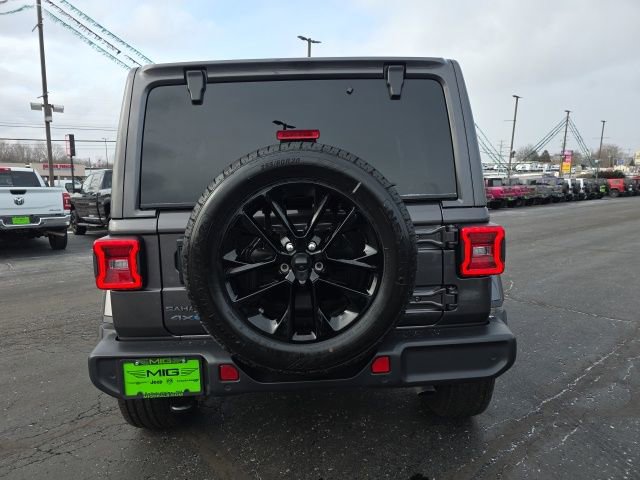 Used 2025 Jeep Wrangler Unlimited Sahara w/ Safety Group image 5
