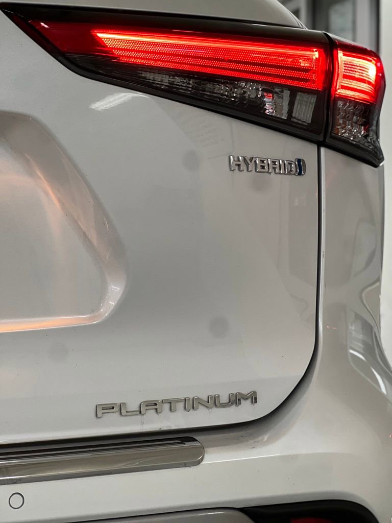 Used 2022 Toyota Highlander Platinum image 10