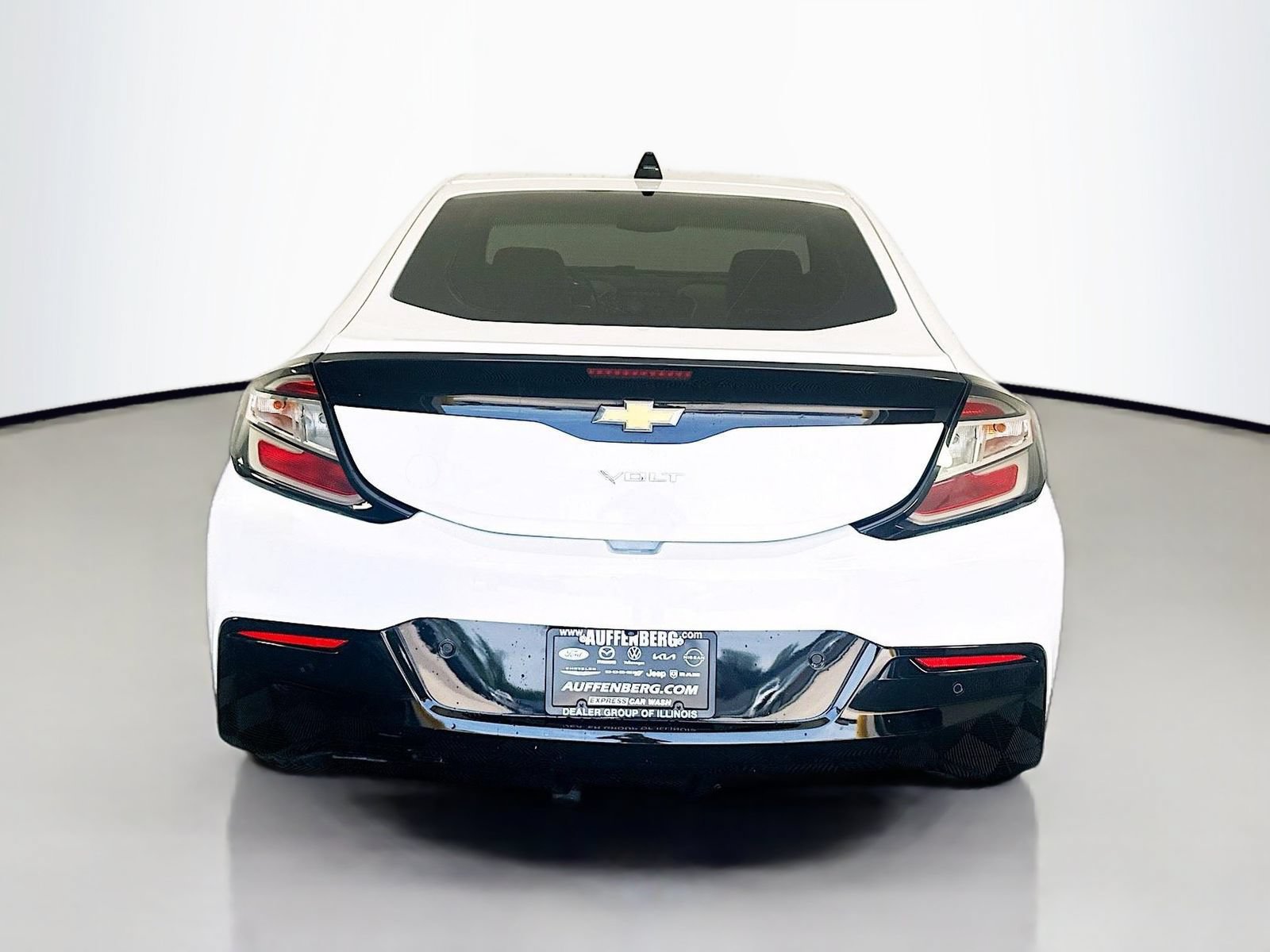 Used 2018 Chevrolet Volt Premier w/ Driver Confidence Package FWD image 6