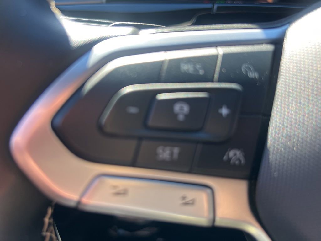 Used 2025 Volkswagen Atlas Cross Sport SE image 49