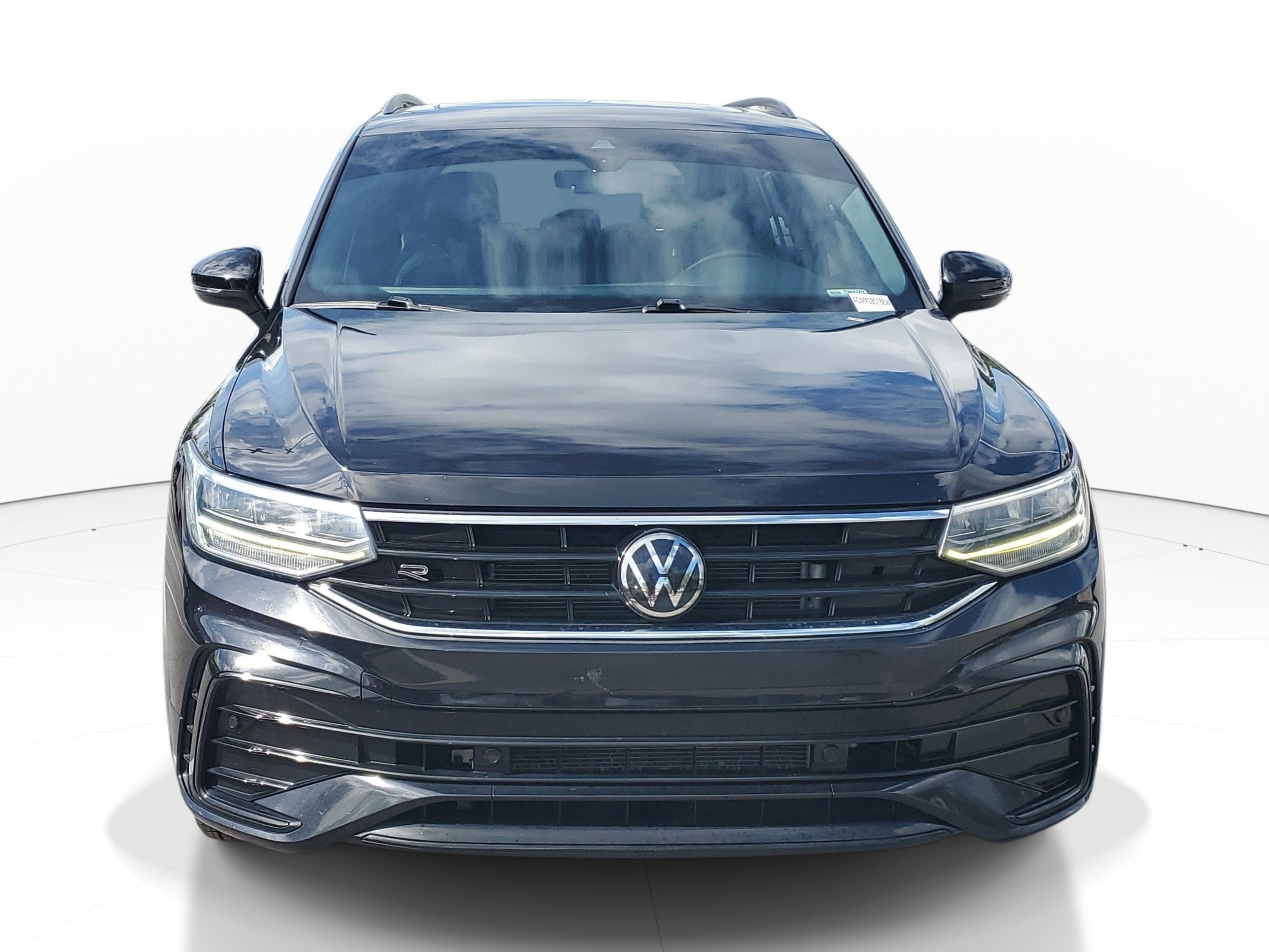 Used 2022 Volkswagen Tiguan SE R-Line FWD image 3