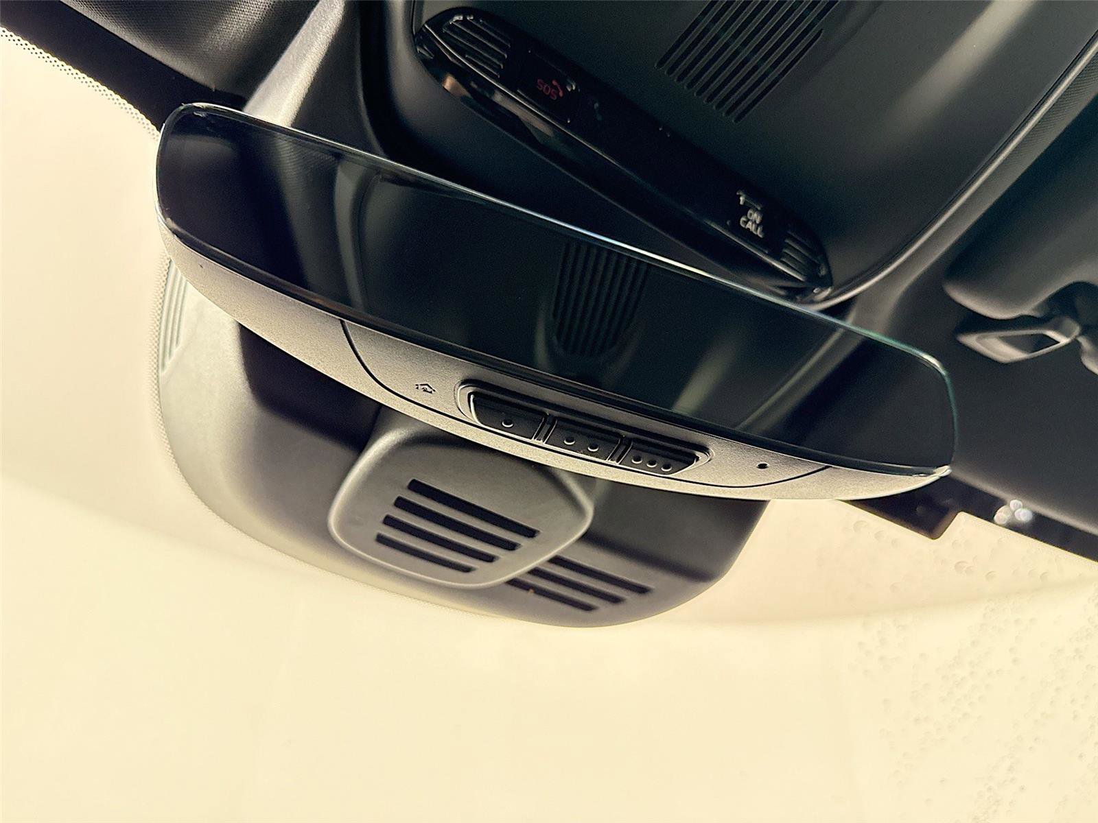 Used 2019 Volvo S60 T5 R-Design image 22