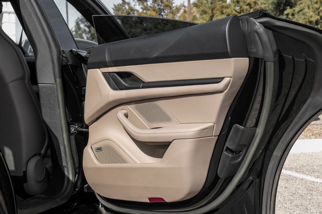 Used 2022 Porsche Taycan image 47