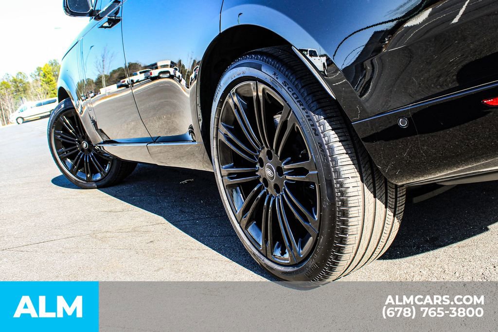 Used 2025 Land Rover Range Rover Autobiography image 10