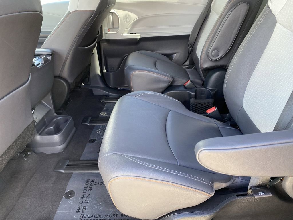 Certified 2023 Toyota Sienna XSE w/ XSE Plus Package image 21