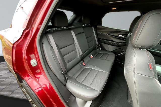 Used 2023 Chevrolet TrailBlazer RS w/ Sun and Liftgate Package FWD image 25