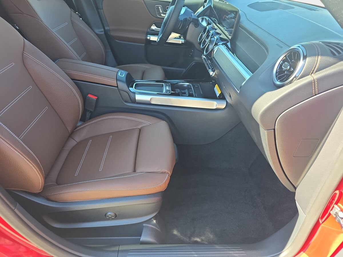 New 2026 Mercedes-Benz GLB 250 image 10