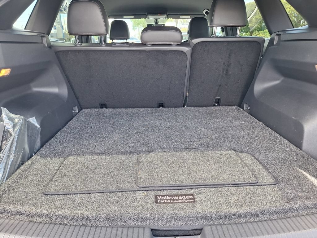 Used 2023 Volkswagen Atlas Cross Sport SE w/ Black Wheel Package FWD image 25