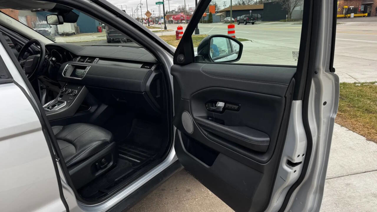 Used 2018 Land Rover Range Rover Evoque image 12