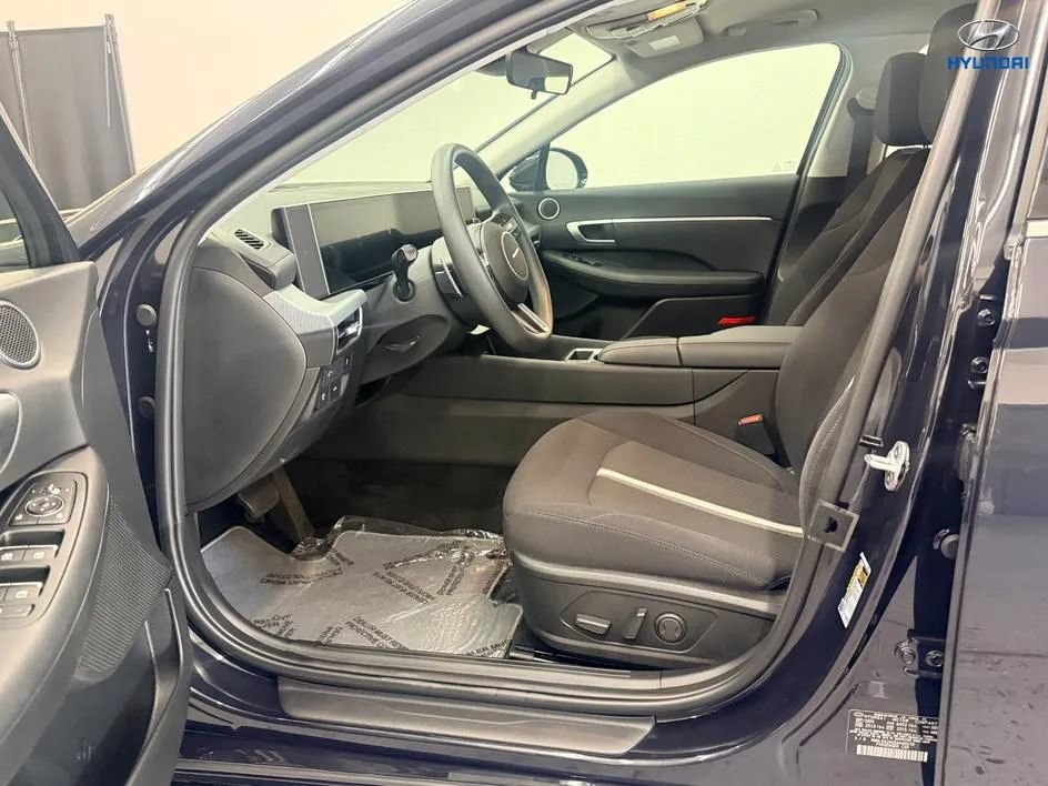 Used 2025 Hyundai Sonata SEL FWD image 13