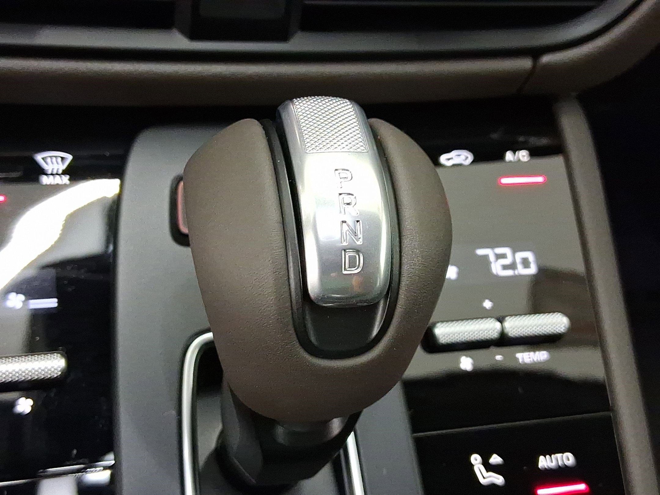 Used 2026 Porsche Macan image 18