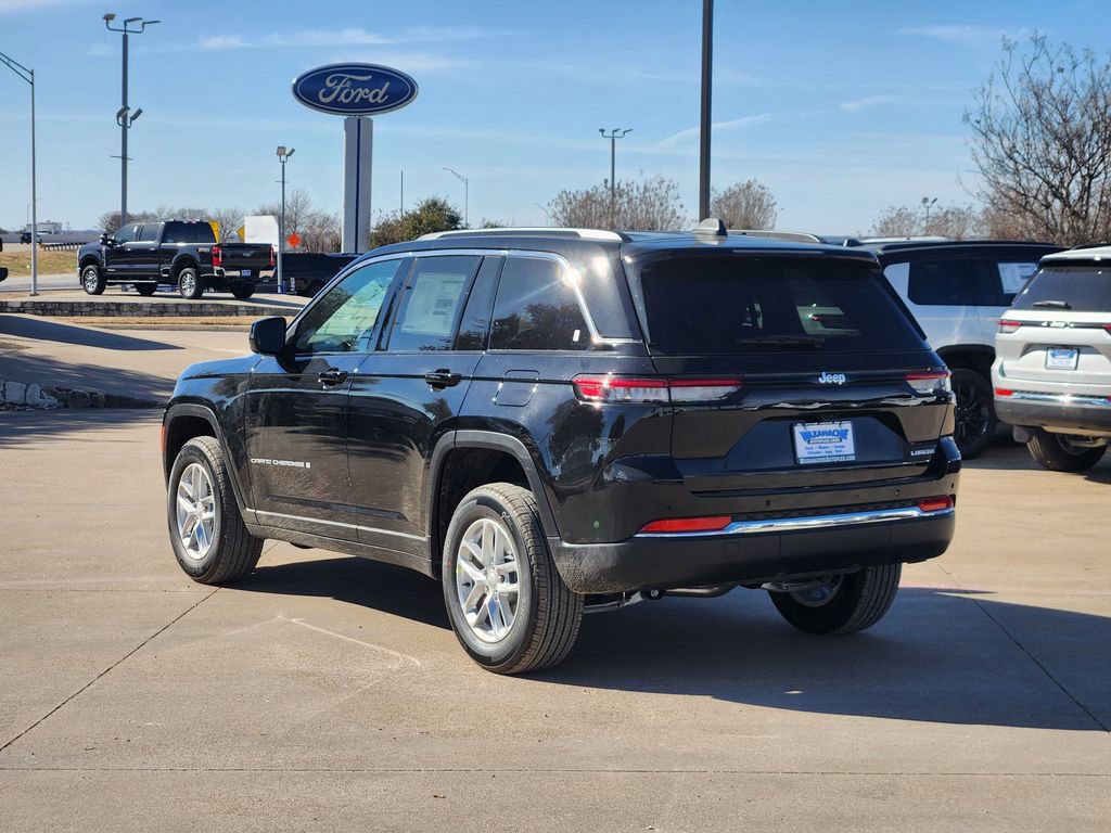 New 2026 Jeep Grand Cherokee Laredo RWD image 3