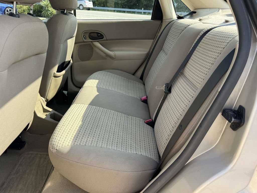 Used 2007 Ford Focus S FWD image 17