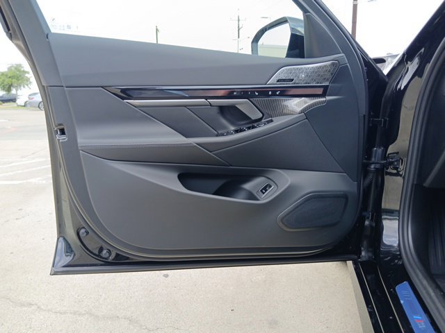 New 2027 BMW 550e xDrive w/ Premium Package AWD/4WD image 18