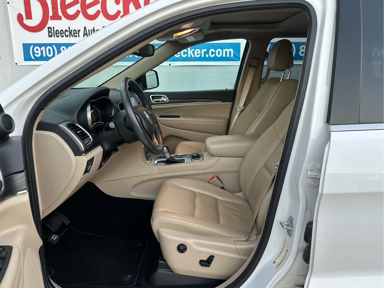 Used 2019 Jeep Grand Cherokee Limited w/ Trailer Tow Group IV image 23