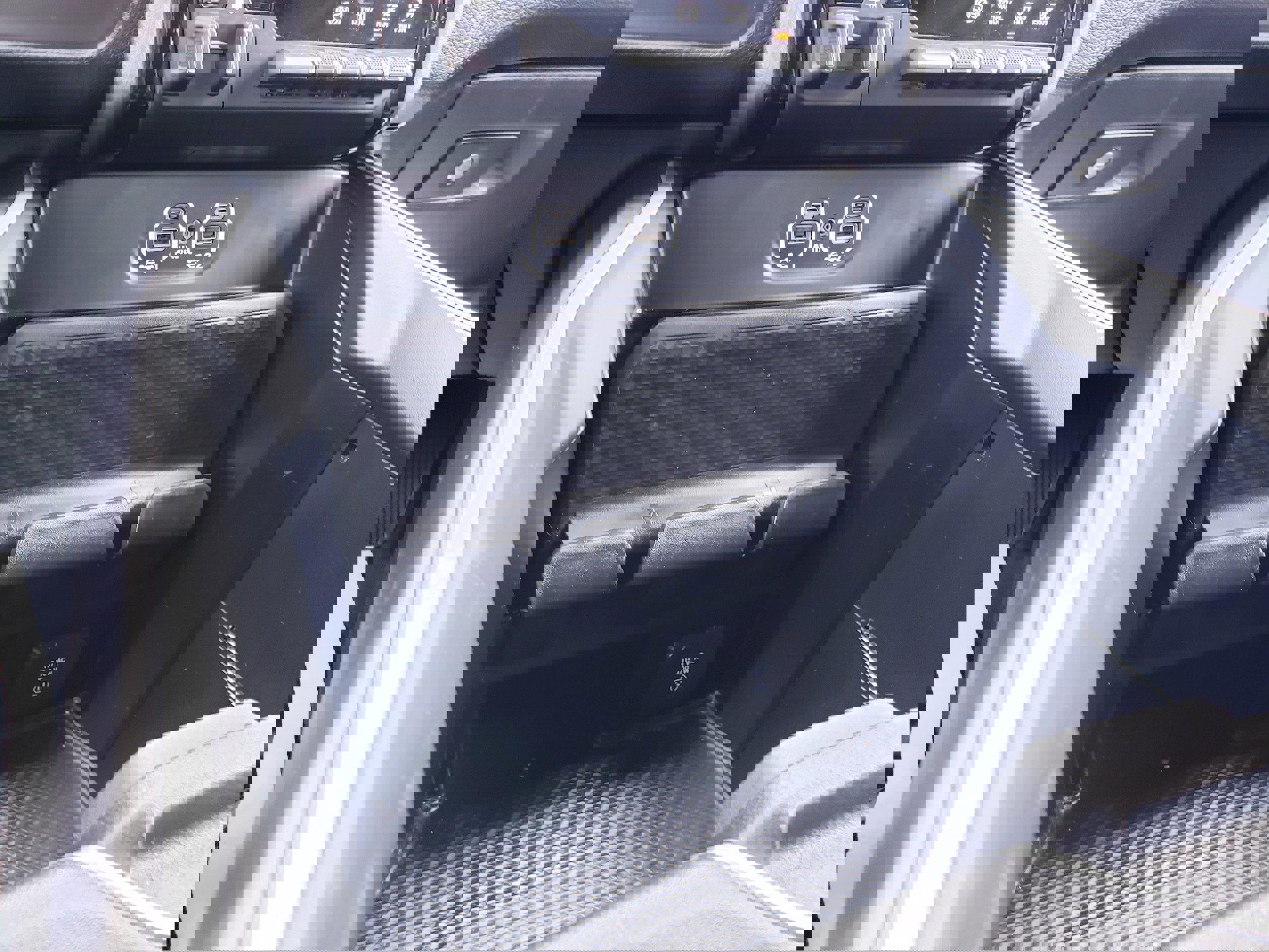 Used 2024 RAM 2500 Big Horn w/ Sport Appearance Package image 31