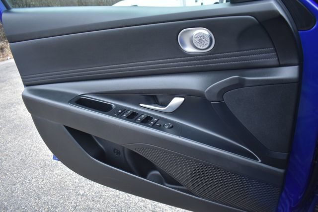 Used 2025 Hyundai Elantra SEL image 30