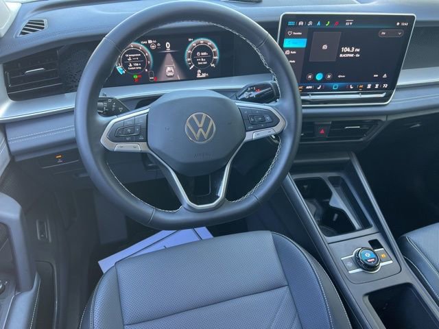 Certified 2025 Volkswagen Tiguan SE image 35