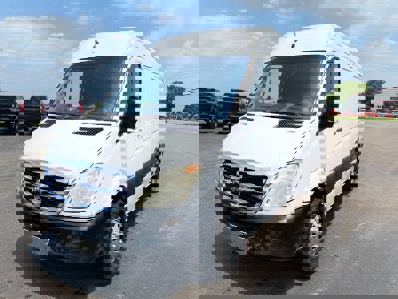 Used 2008 Dodge Sprinter 2500 image 4
