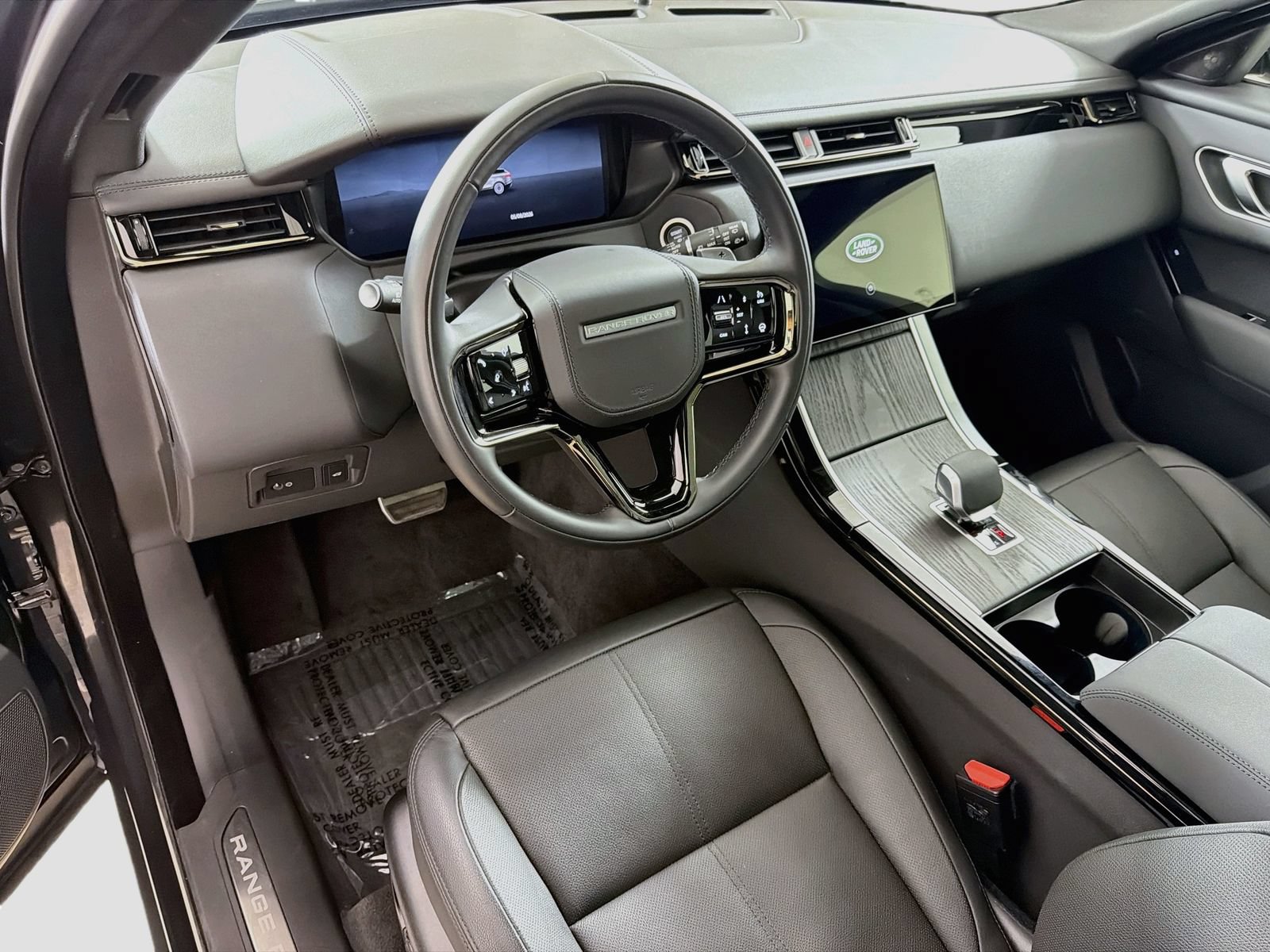 Certified 2026 Land Rover Range Rover Velar Dynamic SE AWD/4WD image 10