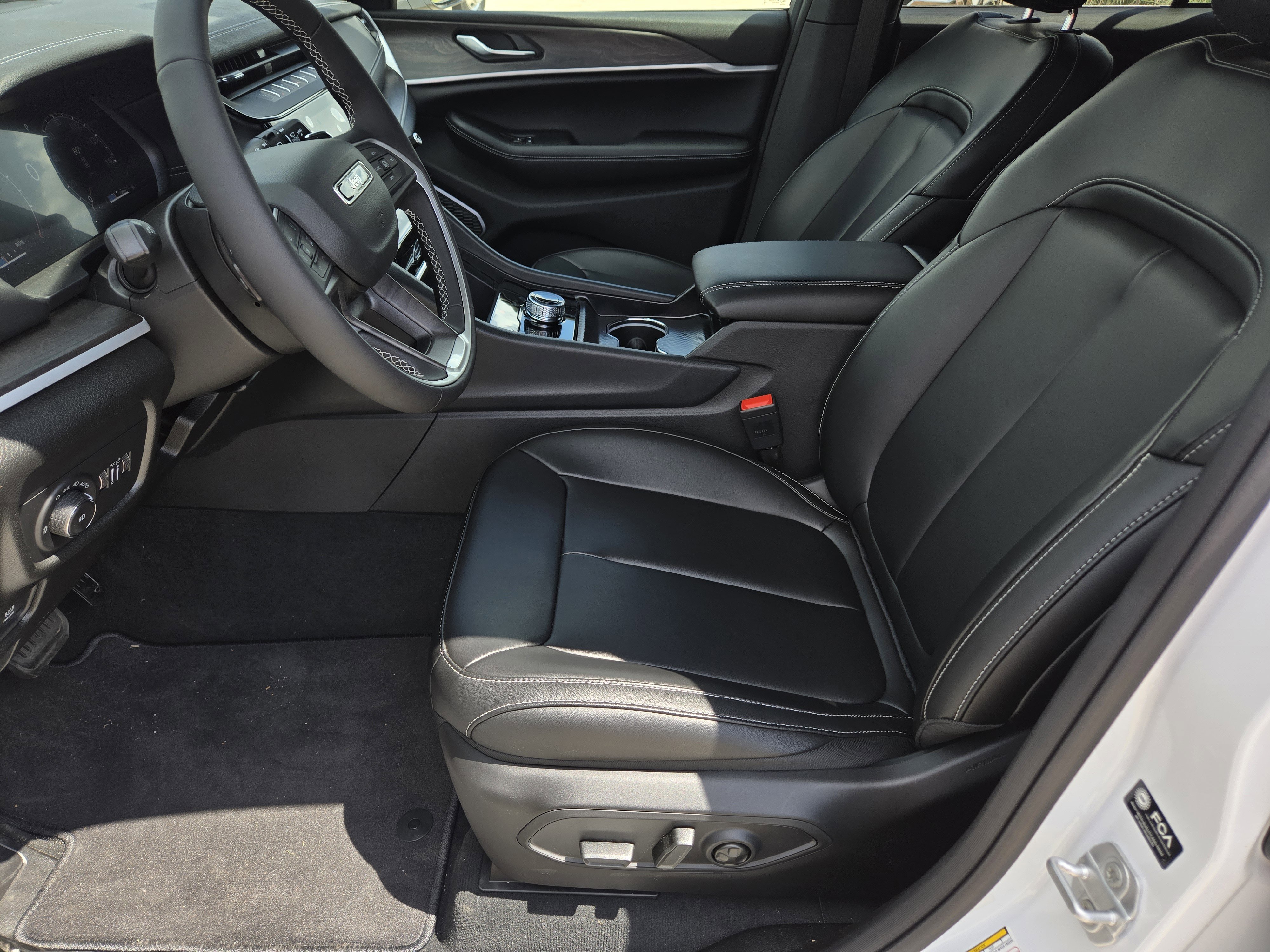 New 2026 Jeep Grand Cherokee Limited w/ Limited Altitude Package RWD image 14
