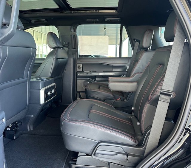 Used 2024 Ford Expedition Limited image 7