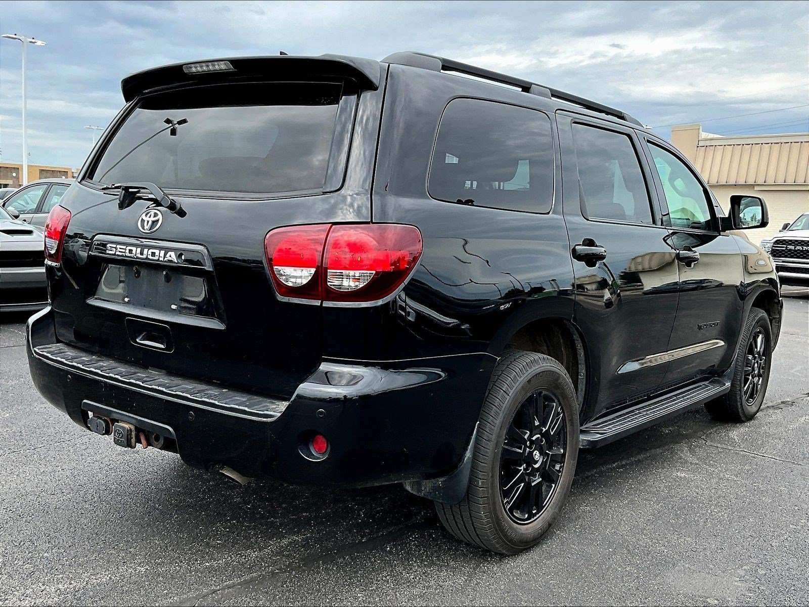 Used 2018 Toyota Sequoia TRD Sport AWD/4WD image 6