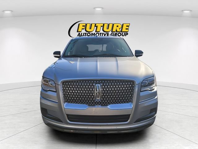 Used 2024 Lincoln Navigator Premiere AWD/4WD image 2