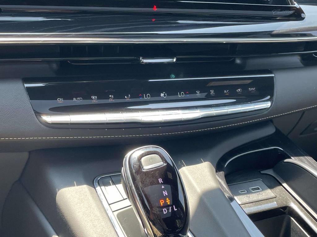 Used 2024 Cadillac Escalade Sport w/ LPO, ONYX Package image 26