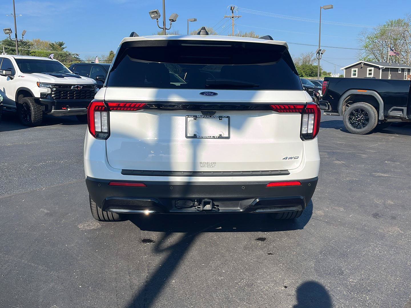 Used 2025 Ford Explorer ST-Line w/ ST-Line Street Pack AWD/4WD image 4
