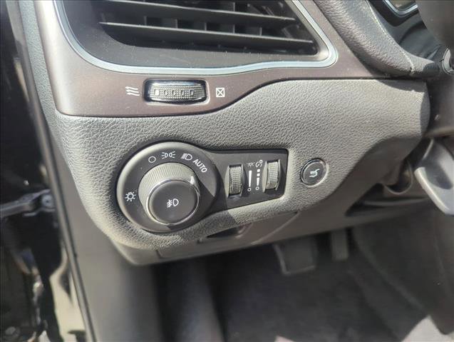 Used 2019 Jeep Cherokee Latitude Plus w/ Comfort/Convenience Group image 23