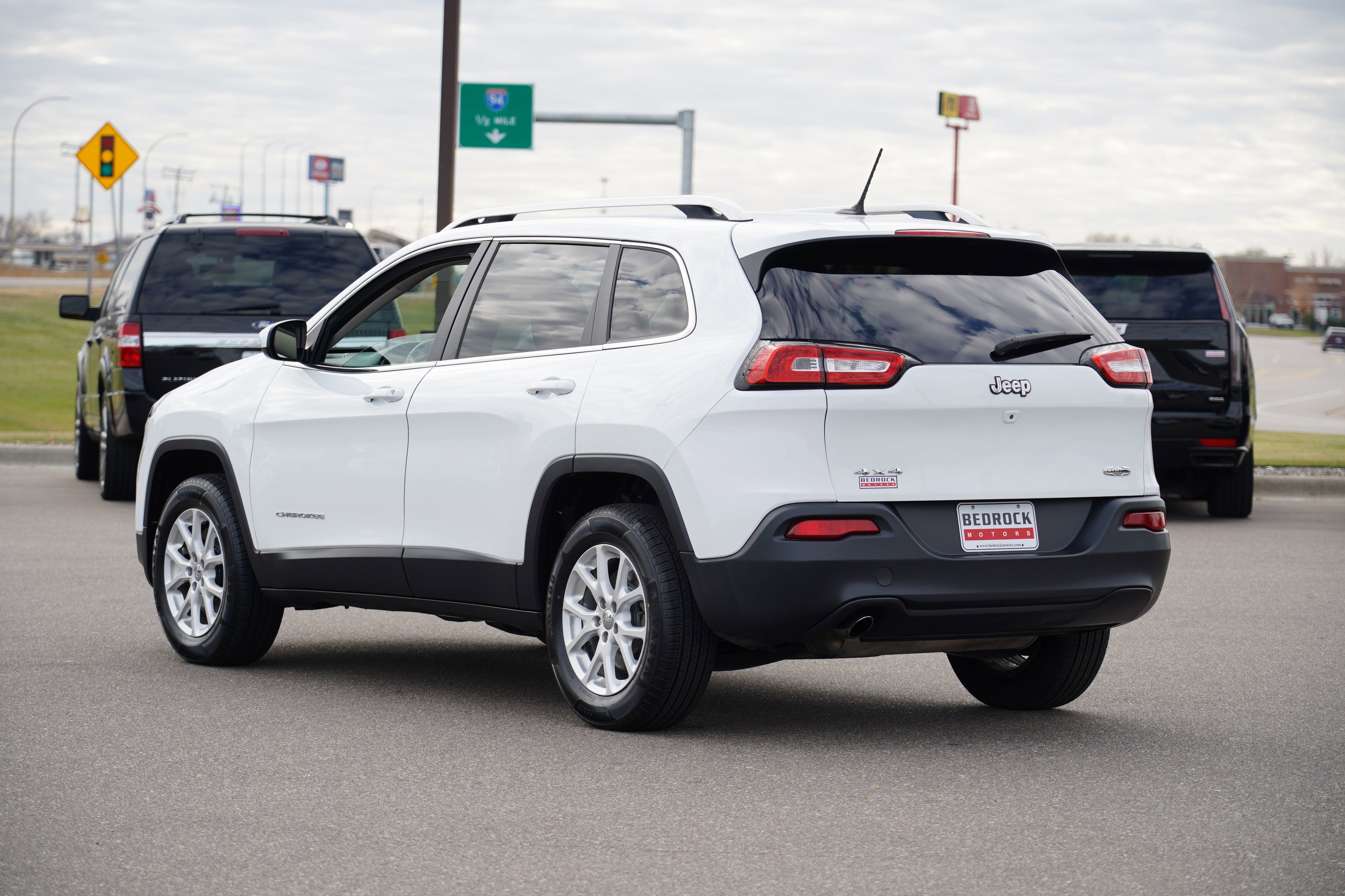 Used 2015 Jeep Cherokee Latitude image 5