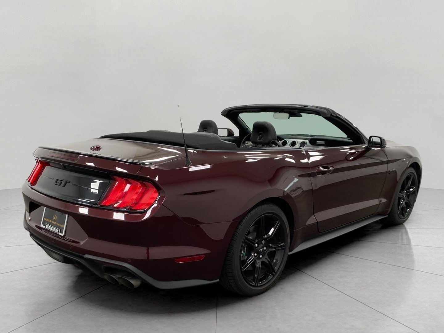 Used 2018 Ford Mustang GT Premium w/ Safe & Smart Package RWD image 5