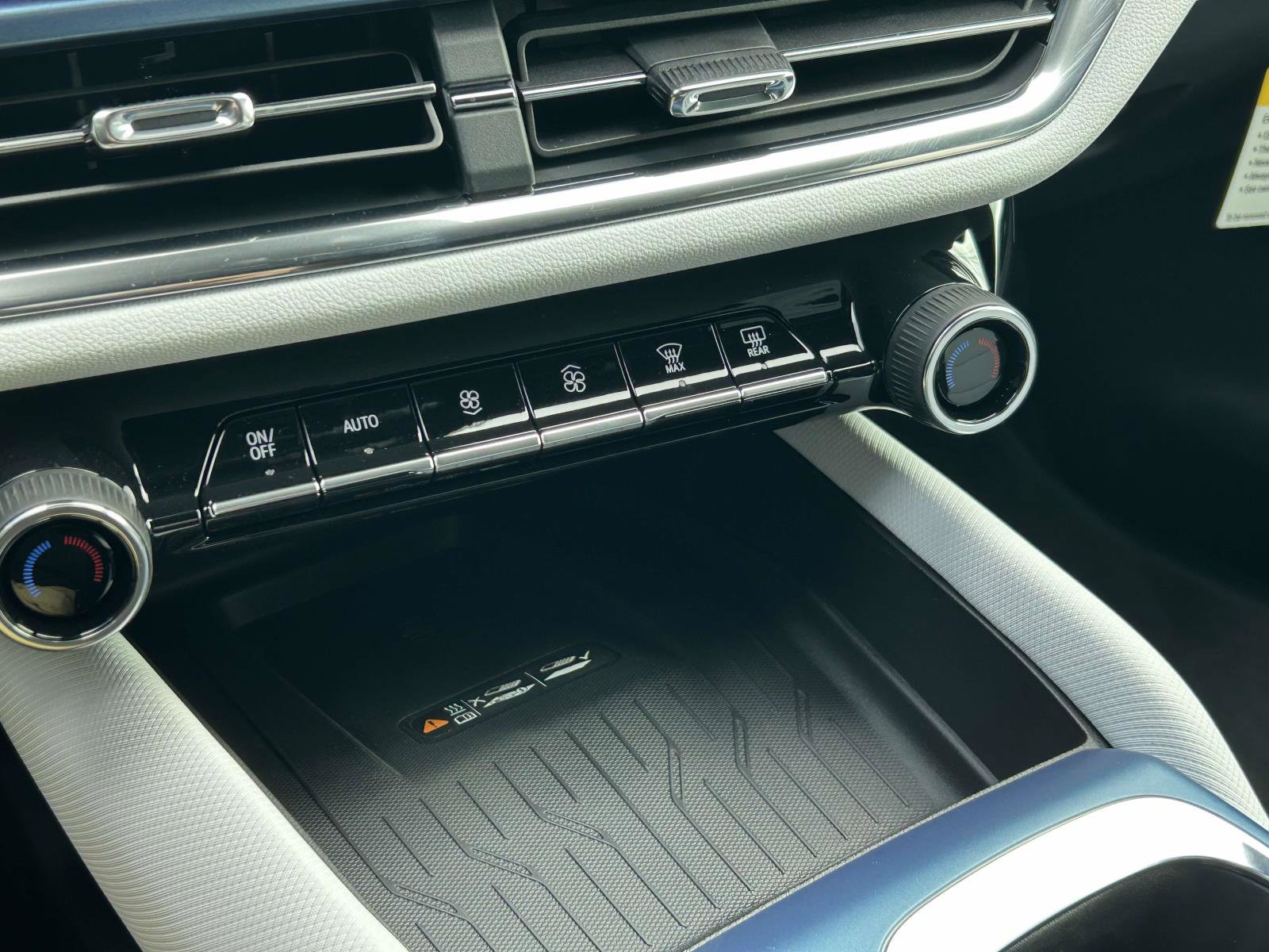 New 2026 Chevrolet Equinox EV LT image 26