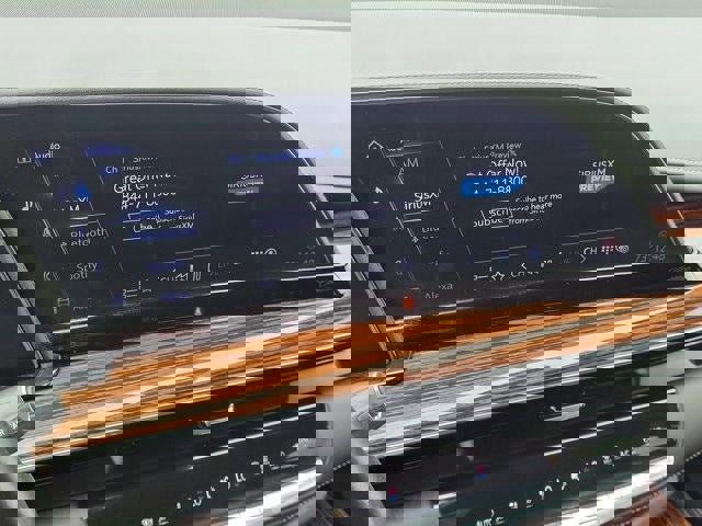 Used 2023 Cadillac Escalade Premium Luxury image 21