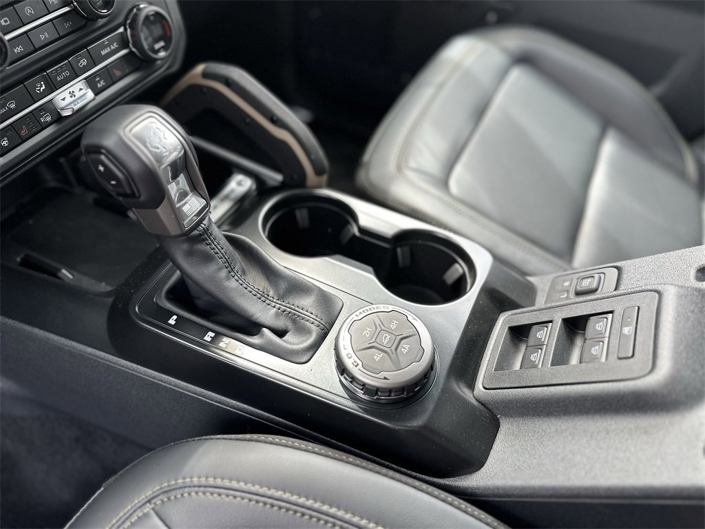 New 2025 Ford Bronco Badlands image 18