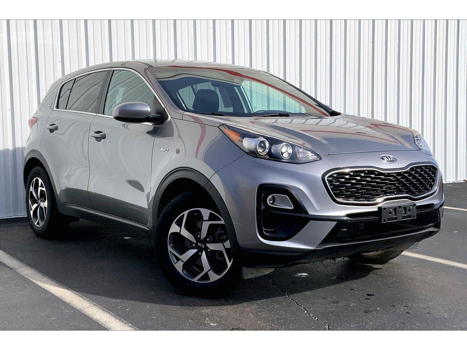 Used 2020 Kia Sportage LX image 2