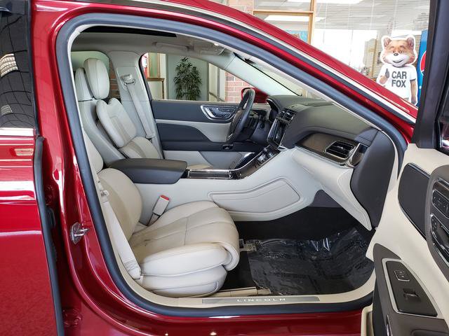 Used 2019 Lincoln Continental Select w/ Continental Climate Package image 19