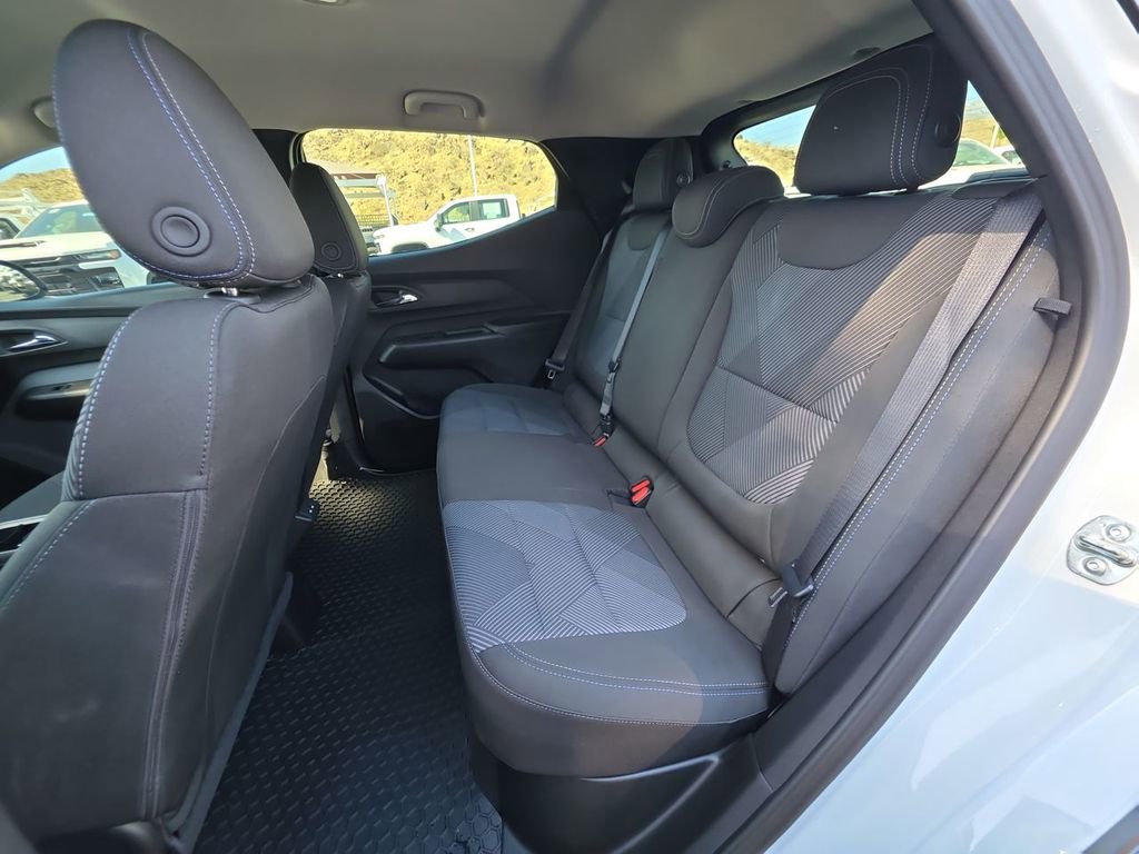 Used 2027 Chevrolet Bolt LT w/ Comfort Package FWD image 26